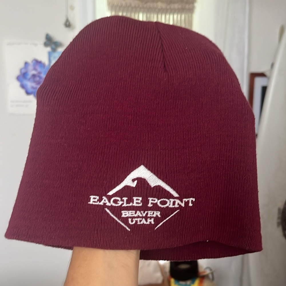 BEANIE  EAGLE POINT (Utah). Burguendy.